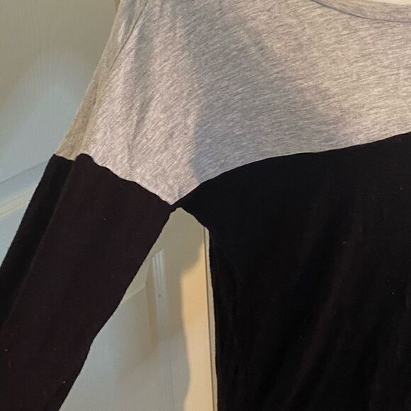 Zenana Outfitters, medium black & grey top - Picture 3 of 7